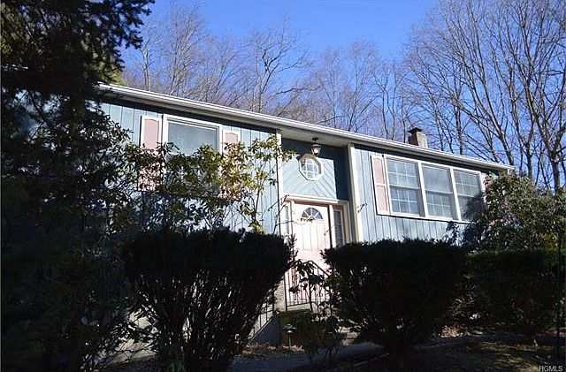 1st image of 6 Astor Dr