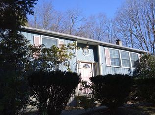 6 Astor Dr, Mahopac, NY 10541