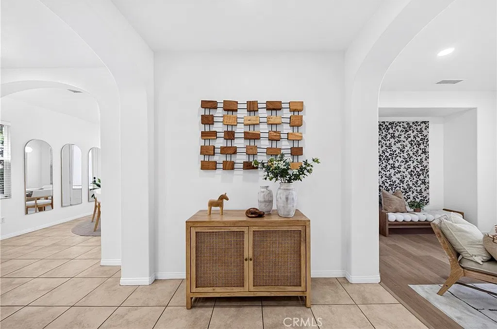 3 bed, 2.5 bath, 1930 sqft, $4,000 — Photo 4