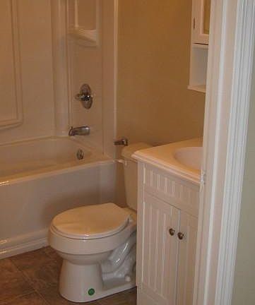 4th image of 164 Lakeshore Dr APT 8