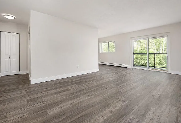 470 Wellington St N — Photo 20