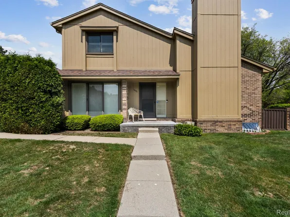 1696 S Hill Blvd, Bloomfield Hills, MI 48304