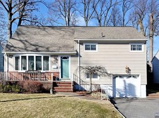 83 Deerfield St, Bergenfield, NJ 07621