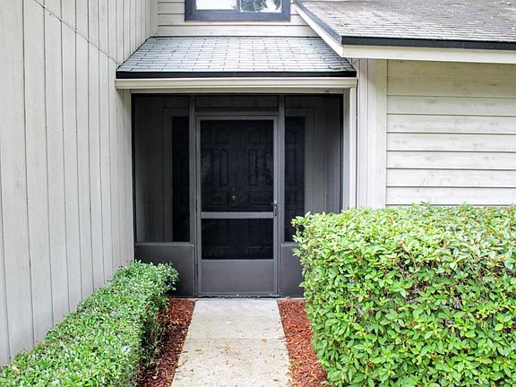 2nd image of 1461 Classic Oak Ct