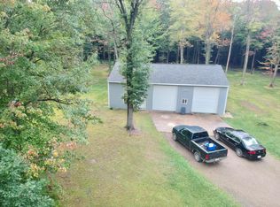 93 S Kellogg Dr, Midland, MI 48640