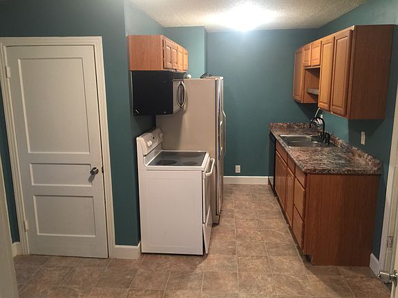 3rd image of 902 Gibson Dr