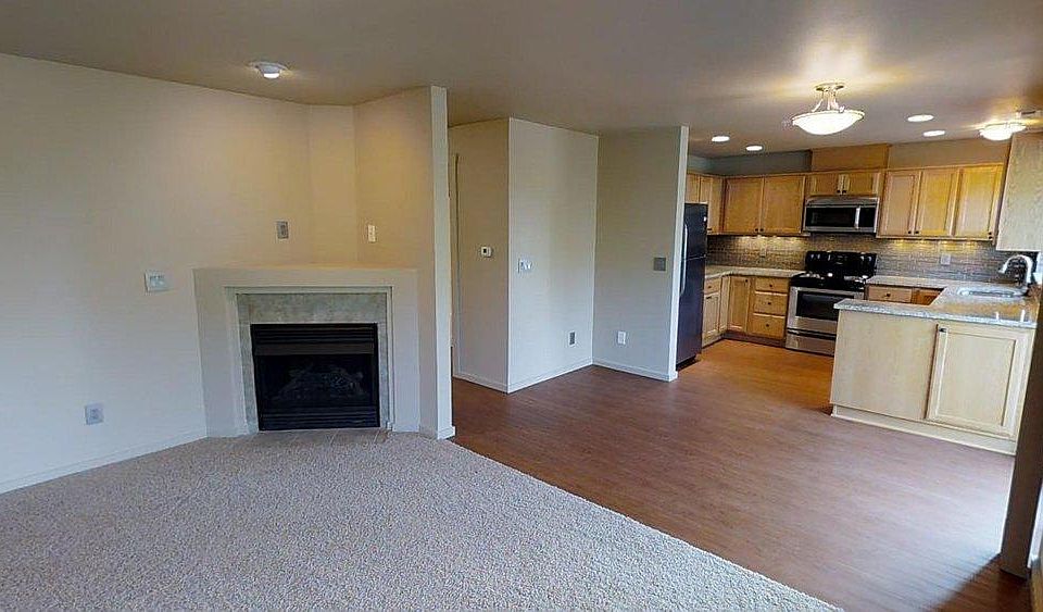 1st image of 5264 NE 121st Ave #101