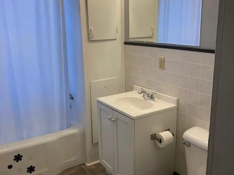 1605 Arlington Ave #1 — Photo 9