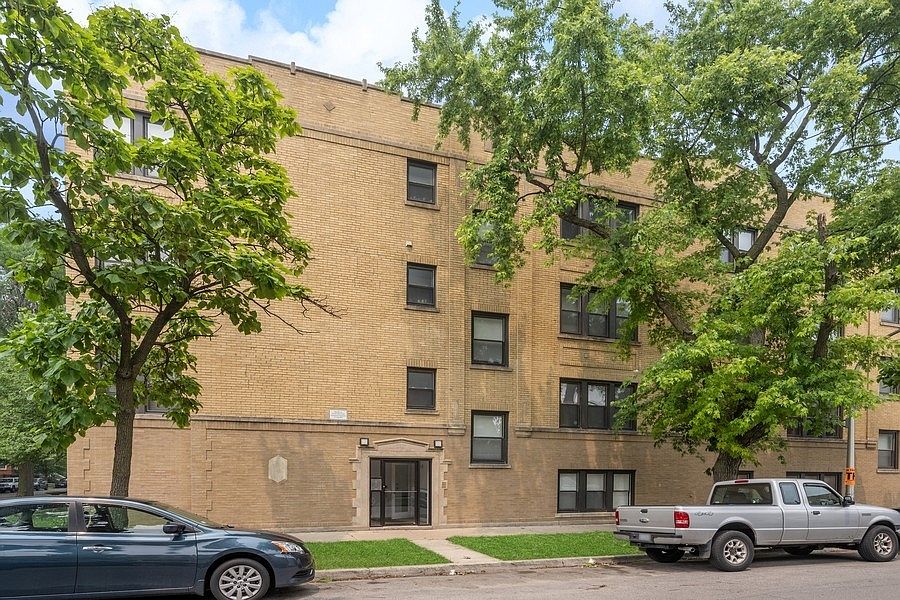 1st image of 3022 W Belle Plaine Ave APT 1