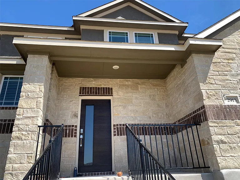 2913 Sage Ranch Dr — Photo 3