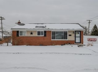 8935 Lincoln St, Taylor, MI 48180