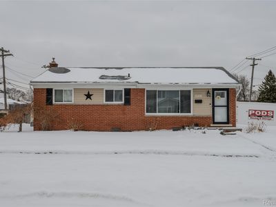 8935 Lincoln St, Taylor, MI, 48180