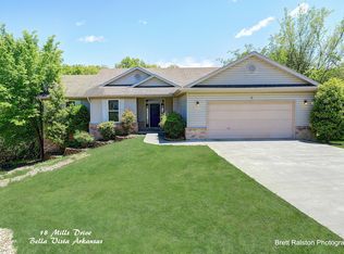 18 Mills Dr, Bella Vista, AR 72714