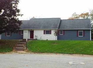 535 Crestlane Dr, Warsaw, IN