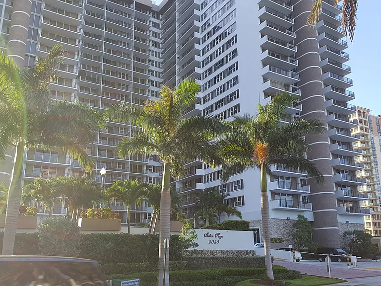 2030 S Ocean Dr #800 — Photo 2