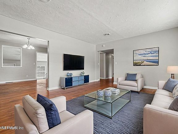 4th image of 3923 COBALT Avenue E