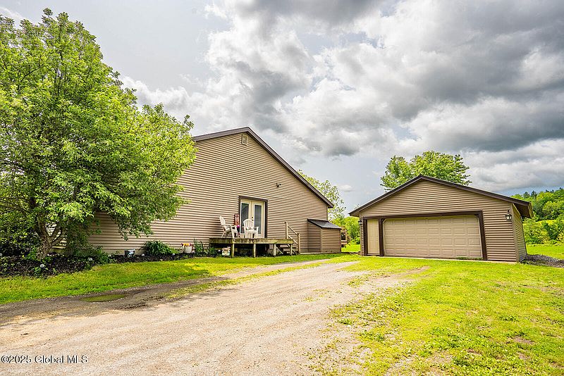 5th image of 261 Smith Road
