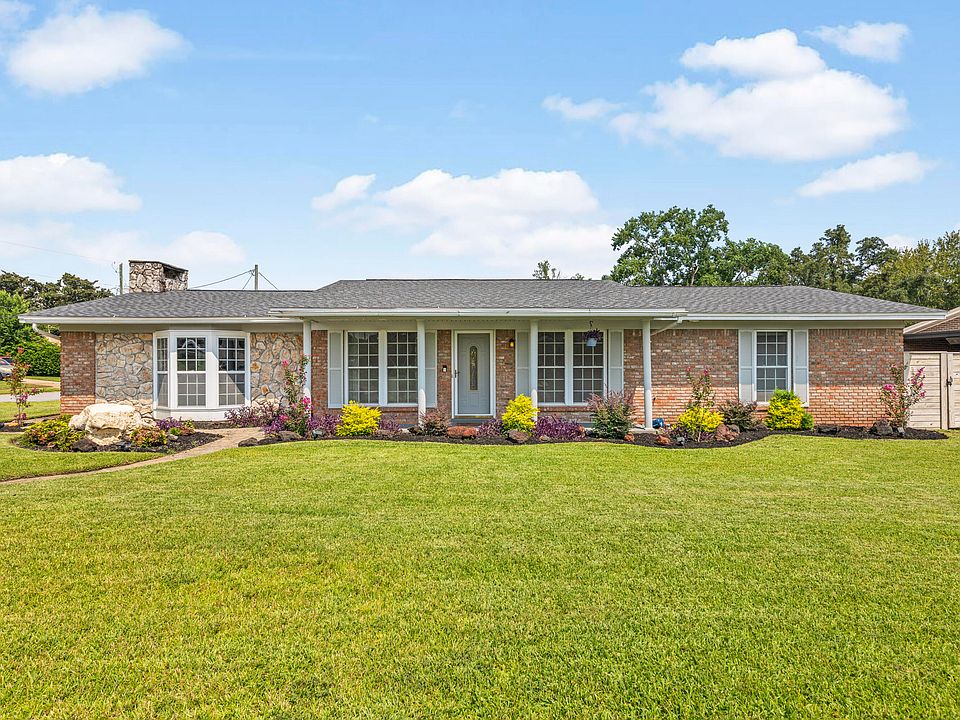 1st image of 145 Brewer Cir