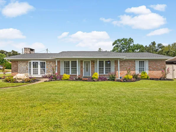 145 Brewer Cir, Mary Esther, FL 32569