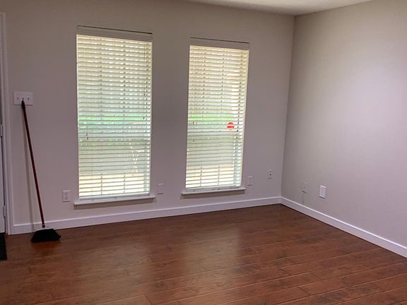4th image of 3811 Holland Ave