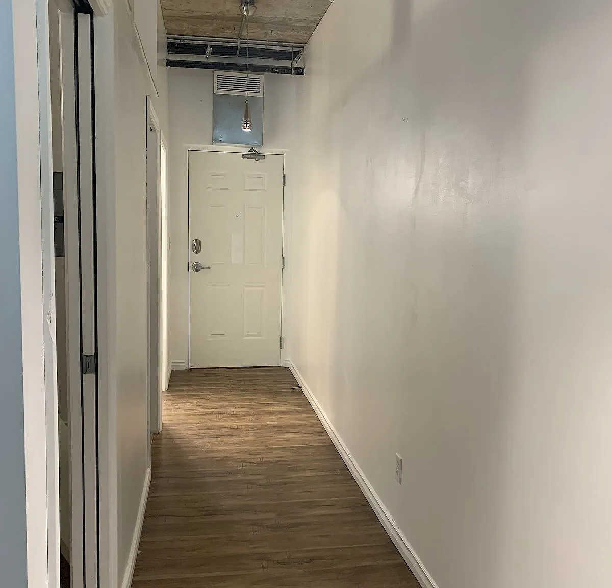 10024 Jasper Avenue 407, Edmonton, Alberta, Canada, T5J 1R2 — Photo 2