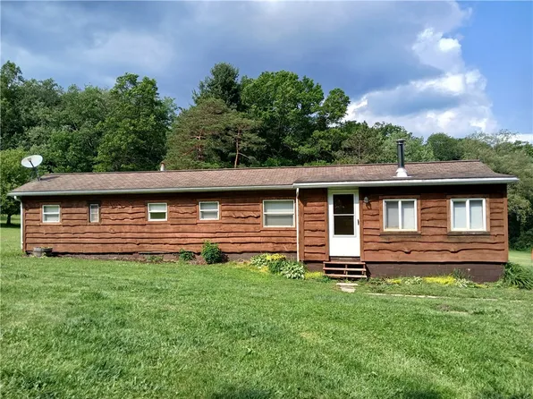 628 Claypike Rd, Acme, PA 15610