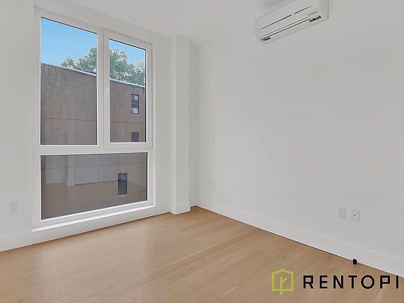 5th image of 426 Tompkins Ave APT 3A
