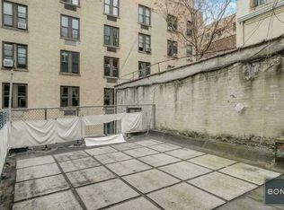 239 W 72nd St APT 3R, New York, NY 10023