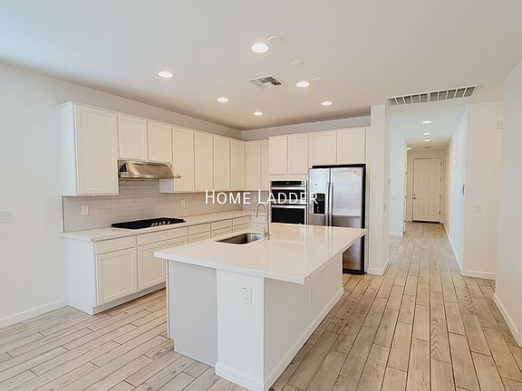 5th image of 13337 W Lariat Ln
