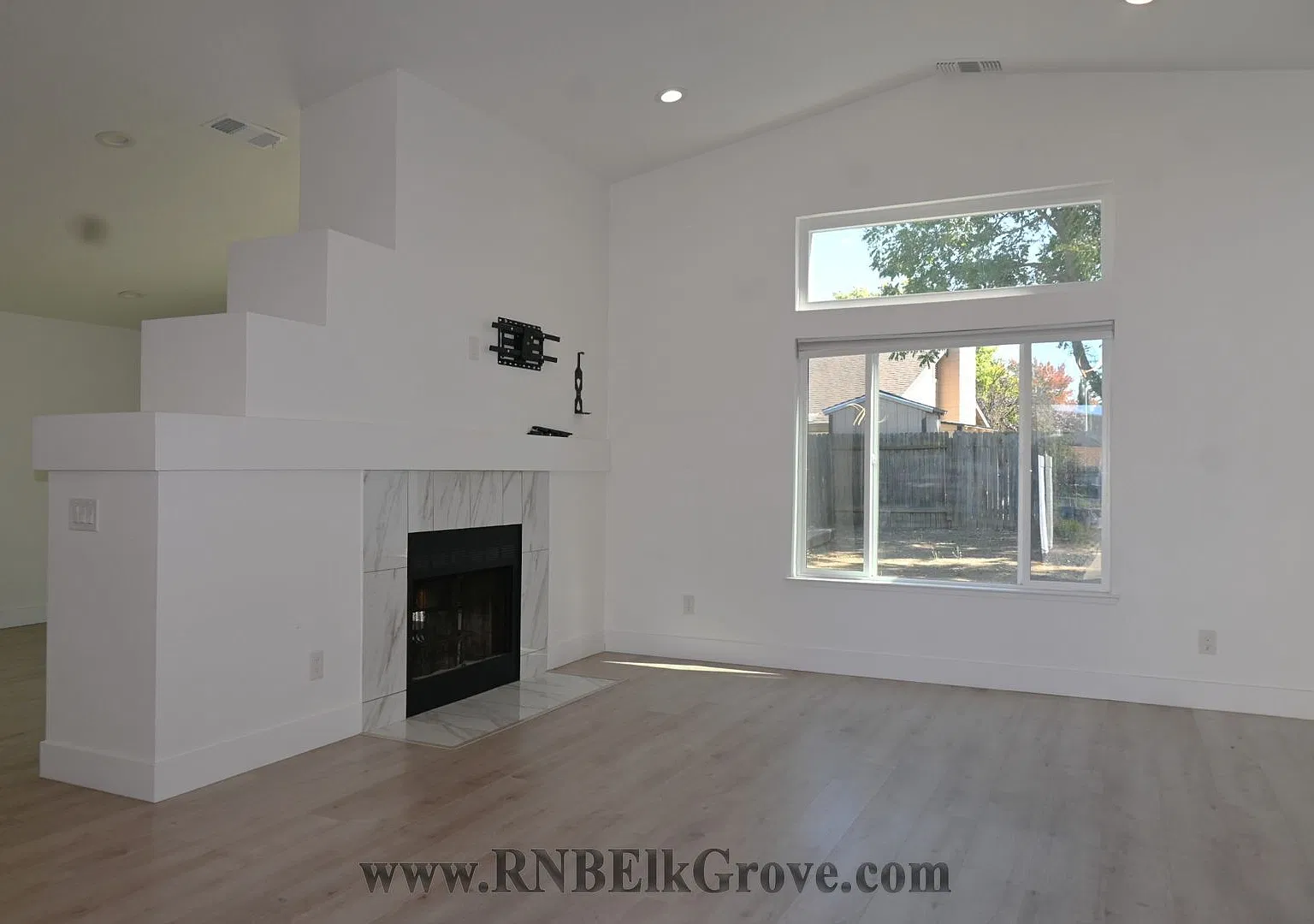 3 Bed, 2 Bath on Calvine! — Photo 3