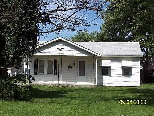 511 Chaudet Ave photo 1