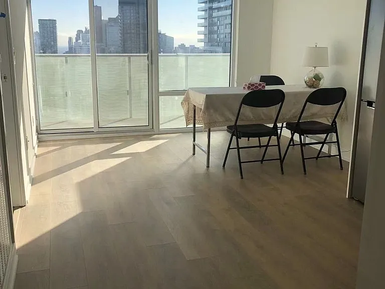 501 Yonge St #4410 — Photo 4