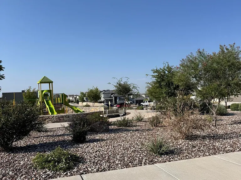 13079 Emerald Hills Ave — Photo 34