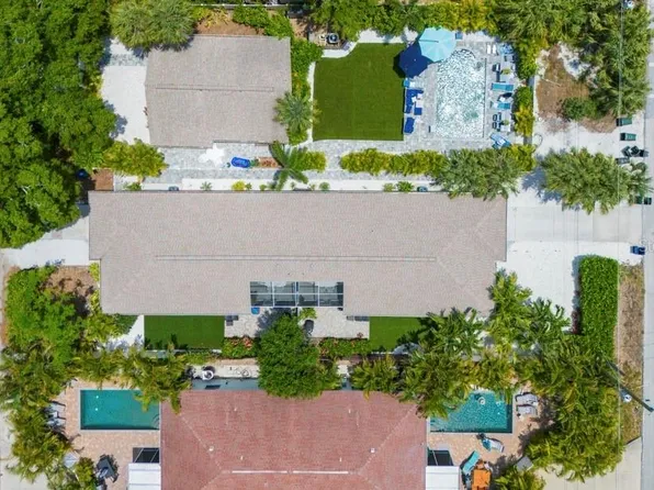 2051 Roselawn St, Sarasota, FL 34231