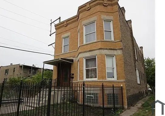 4 bed, 1300 sqft, $2,400 — Photo 2