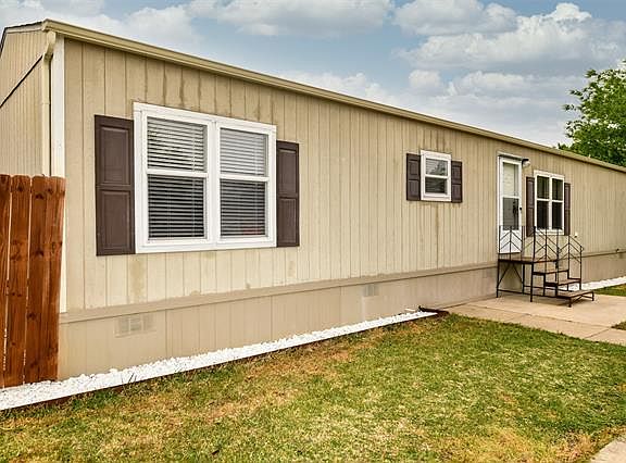 2nd image of 1321 Honeysuckle Dr