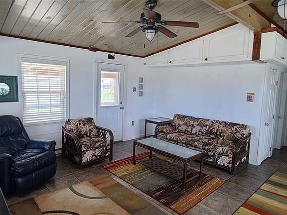 3rd image of 4002 San Jacinto Dr