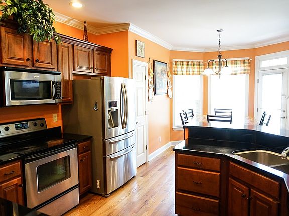 4th image of 7353 Majestic Hill Dr