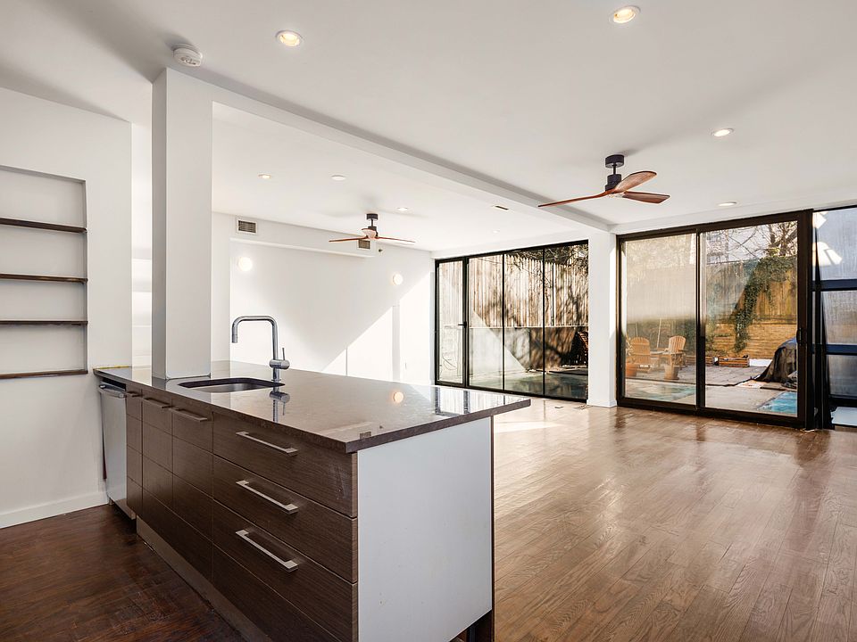 1st image of 131 Wythe Ave #1R