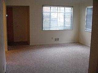 2nd image of 2839 Boxwood Rd