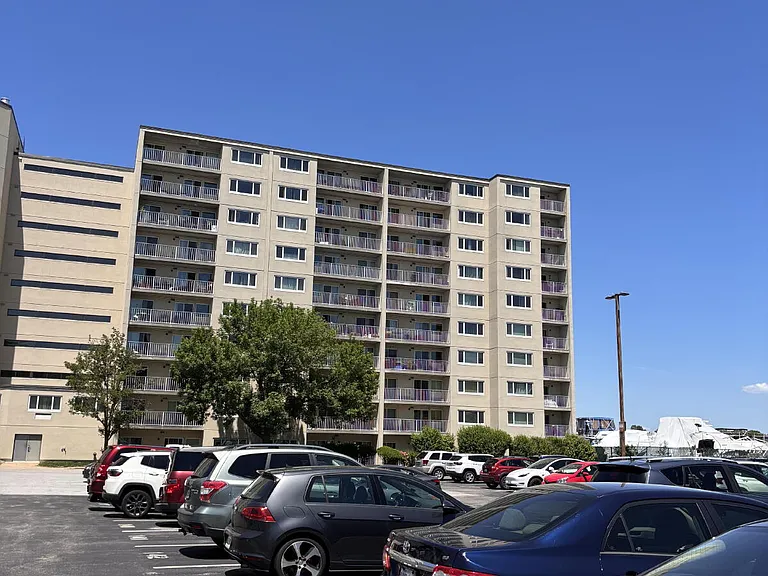 200 Cove Way #318 — Photo 32