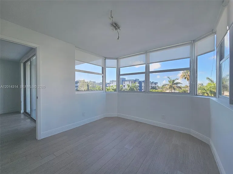 16546 NE 26th Ave #5H — Photo 6