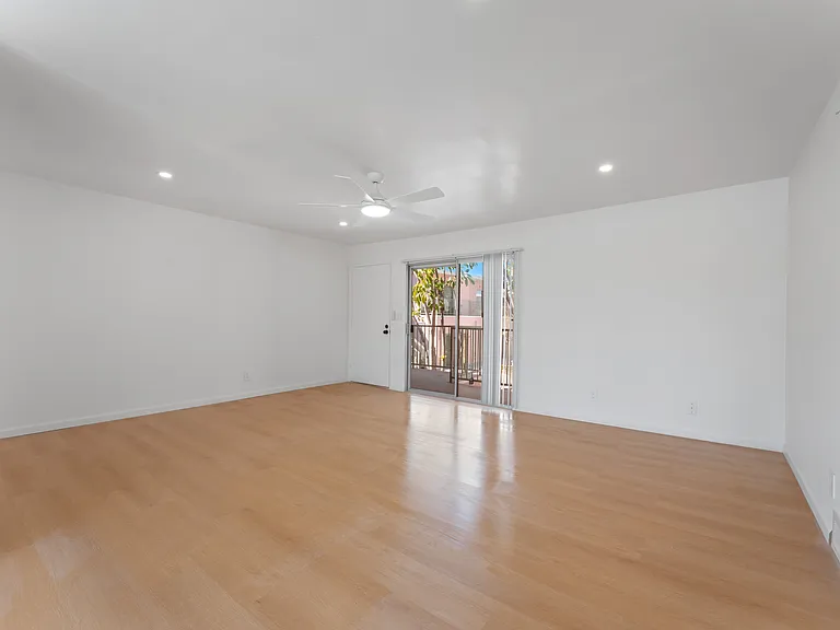 Valeria Apartments — Photo 15
