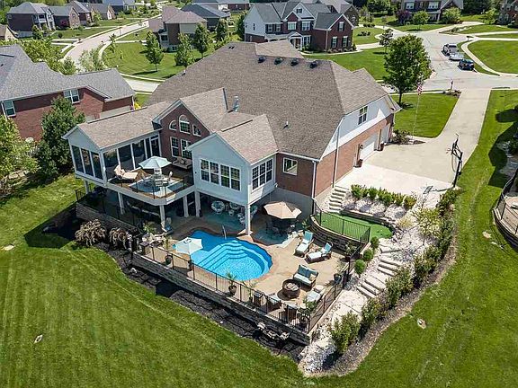 3rd image of 2610 Twin Hills Ct