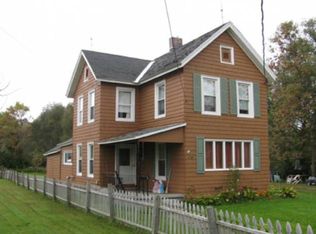 79 Chestnut St, Johnstown, NY 12095