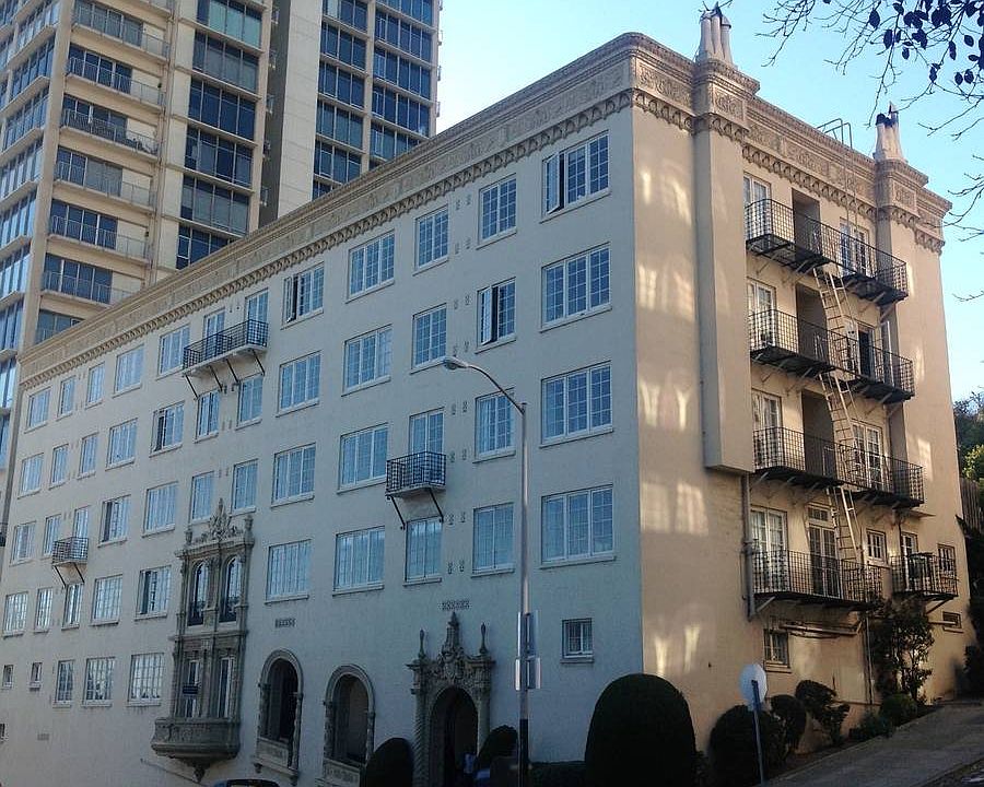 1st image of 899 Green St APT 402