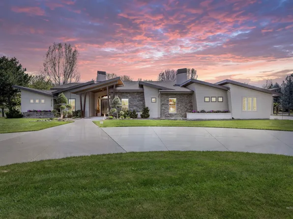 2094 N Vizcaya Pl, Eagle, ID 83616