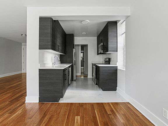 3rd image of 2160 Matthews Ave #5F