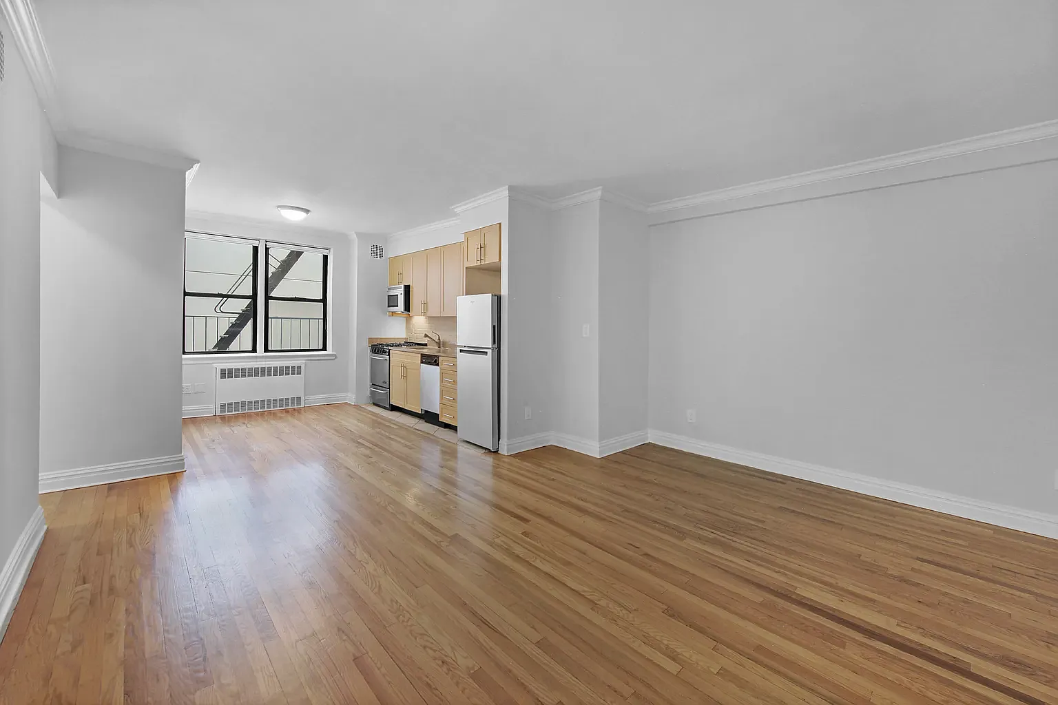 108 West 15th Street — Photo 2