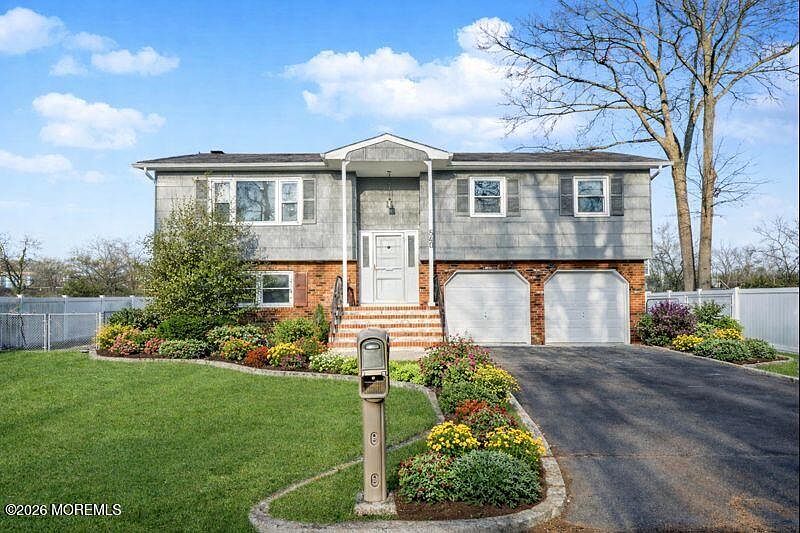 1st image of 540 Ensign Avenue